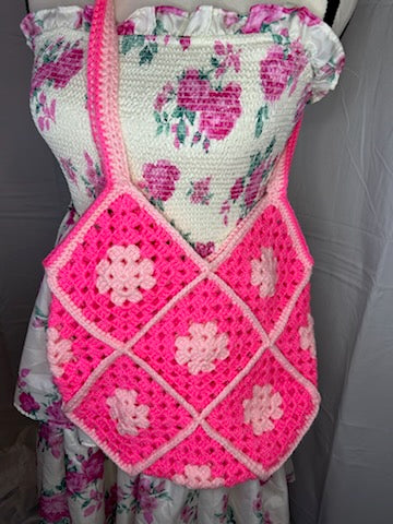 HAND KNITTED SHOULDER BAG