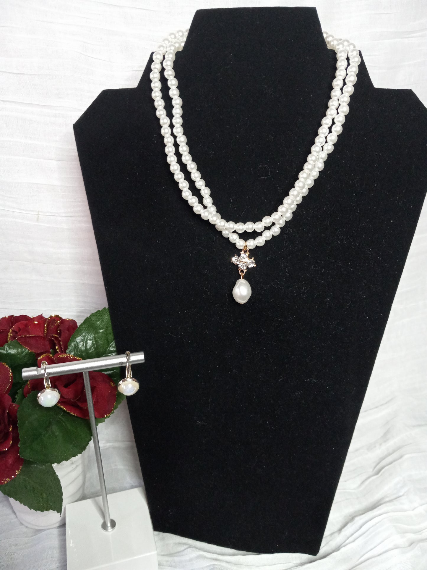 White pearls jewelry set